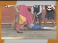 El novillero fue arrestado por el duro golpe.