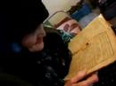 Bulgarıstan Razgrat'a bağlı Duhovets köyünde oturan Emine nine tam 1900 doğumlu. Gözlüksüz Mevlid'i okuyabilen yüzlük ihtiyar, sağlık konusunda hiç bir şikayeti bulunmuyor.