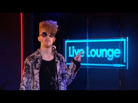 Wanna - Daley covers the Arctic Monkeys - Do I Wanna Know for Huw Stephens in the Radio 1 Live Lounge. Check more Live Lounges here - http://www.bbc.co.uk/events/rnc5d4.