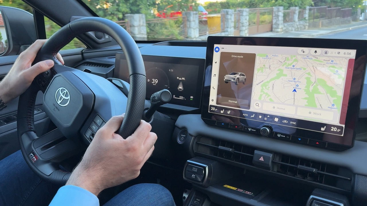TOYOTA RAV4 Hybrid AWD 2026 - DRIVING in the city (GR Sport model)