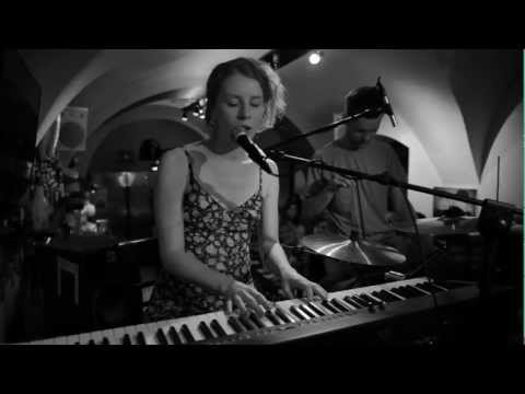 Alina Orlova @Café de Paris