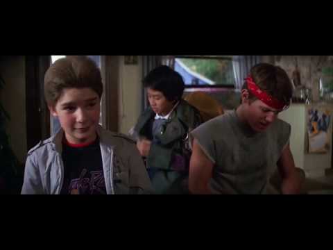 Preview Trailer I Goonies, scena iniziale del film