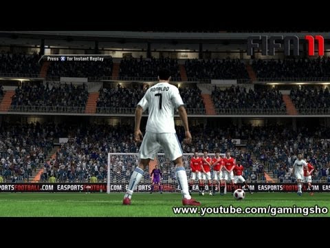 how to kick a free kick in fifa 11