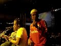 roda de samba do grupo revela��o com participa��o especial do anderson leonardo levando 