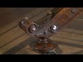 Table à jeu sculptée du XIXe siècle