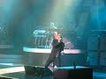 Maroon 5 - Makes me wonder (live) Vancouver