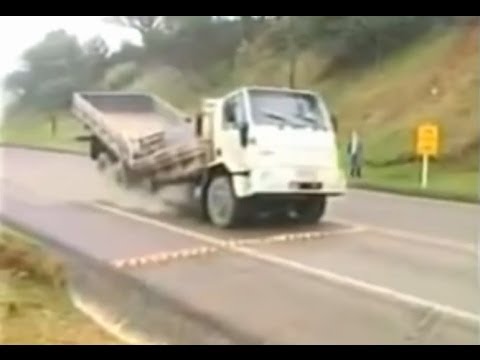 Top 10 acidentes engraçados com caminhões