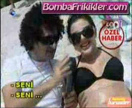 BİKİNİLİ KIZLAR