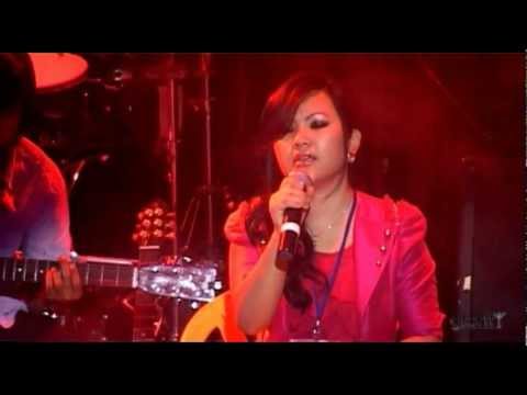 Maggie - Vanram @GLORIFY Gospel Concert 2012