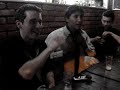 Bruno  Loce ensinando como dar n� na gravata