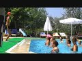 aerobics bij zwembad