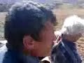 شيخ سوري يقرأ على خواجة