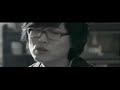 Korean popular pop music. Kpop. VD realesed 23 January 2008. Lyrics: 헤어지자 요란할 것도 없었지짧게 Good-bye 7년의 세월을 털고언제 만나도 보란 듯씩씩하게 혼자 살면 되잖아잘됐잖아 둘이라 할 수 없던 일맘껏 뭐든 나를 위해 살아보자주기만 했던 사랑에 지쳐서꽤나 많은 걸 목말라 했으니그럼에도 가끔은 널 생각하게 됐어좋은 영화를 보고 멋진 노랠 들을 때보여주고 싶어서 들려주고 싶어전화기를 들 뻔도 했어함께일 땐 당연해서 몰랐던 일하나 둘 씩 나를 번거롭게 했지걸핏하면 툭 무서이 화를 내고자꾸 웃을 일이 줄어만 갔지내 친구들의 위로가 듣기 불편해서집으로 돌아와 문을 열었을 때휑한 방 안보다 더 내 맘이 더 싫어좀 울기도 했어그럴때면 여전히 널 생각하게 됐어매일 다툰다 해도 매번 속을 썩여도그런게 참 그리워 좋았던 일보다나를 울고 웃게 했던 날들아무래도 나는 너여야 하는가봐같은 반복이어도 나아질 게 없대도그냥 다시 해보자 한번 그래보자지루했던 연습을 이제 그만하자우리 다시 시작해보자