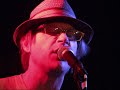 tommy womack performing during his showcase at the 2007 amas.