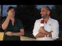 el cantautor bilba�no, tontxu ipi�a ofreci� un concierto en sant joan d'alacant que cont� con una adaptaci�n al lenguaje de signos para que el espect�culo pudiera ser disfrutado por los discapacitados auditivos. la encargada de traducir las canciones, fue evelyn vega.

tontxu ofrece en este concierto un amplio repertorio de canciones de su biograf�a, que cuenta con un total de siete discos. el cantante vasco empez� su carrera musical en madrid a finales de los a�os 90 actuando en caf�s de la capital. y en uno de ellos, a�os m�s tarde, surge la idea de hacer un concierto, tambi�n, para sordos.

 

el resultado, un concierto emocionante para todos los p�blico. esperemos, como dice tontxu que 