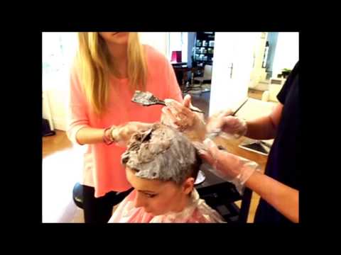 blondieren - Loreal Blondierung- Gefärbte Haare- Heller Färben von Dunkel auf Blond.