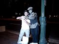 gor con la estatua viviente