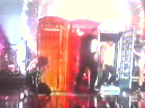 Carly Rae Jepsen - Performance Call Me Maybe and This Kiss - AMA's 2012