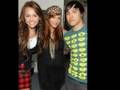 New Miley Cyrus Pics on FNMTV with Mandy Jiroux,Pete Wentz,Ashlee Simpson and Pink