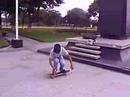 Flipcito en el piso negro
