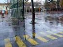 Caminando cerca de la lluvia