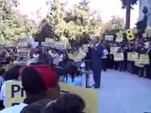 Prop 8 spokesman says gays trying to recruit our children