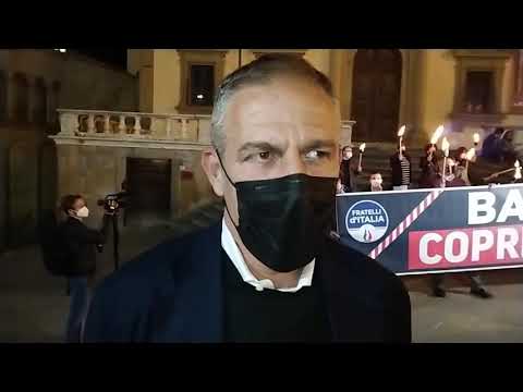#BastaCoprifuoco: Francesco Macrì al flash mob di Fratelli d'Italia in Piazza Grande