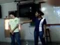 Na sala de video!!!!