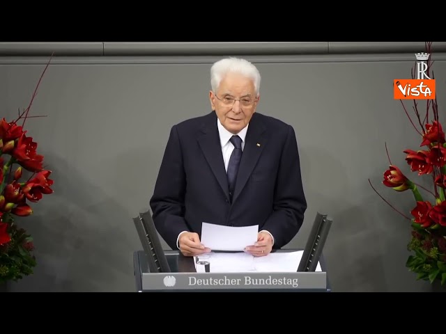 Mattarella a Berlino: Ci sono troppi "Dottor Stranamore" che "amano la bomba"