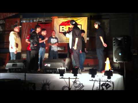 BDM - Batalla en modalidad 3 vs 3. Fue enredada, se metió JNO en el medio y al final se armó un altercado entre Racek y Stigma, pero al final todo se arregló por l...