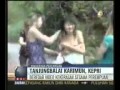  Wanita Ditelanjangi di Balai Karimun Riau