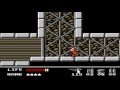 finalmente para cerrar con broche de oro este d�a aqu� les traigo el patito feo de la gran secuela de metal gear, me refiero a snake revernge. podemos decir que el engranaje met�lico la revancha de la v�bora (me encanta las traducciones del google o dem�s), no se considera en la l�nea hist�rica de snake. el primer problema que enfrenta es que ni siquiera est� hecho por kojima, el juego fue desarrollado por ultra games (subsidiaria de konami en am�rica), que debo decir que han hecho varios juegos que a mi parecer son bastantes malitos, un ejemplo claro castlevania 2 y las tortugas ninjas 1 :p en si el lanzamiento de este juego se debe a la gran popularidad que tuvo la primera versi�n, de hecho a kojima no se le hizo tan mal el juego, incluso le pareci� bueno, pero despu�s se fue hacer lo que ser�a la segunda parte de metal gear 2 para el msx, creo yo el mejor juego para la consola. conociendo al patito feo el engranaje met�lico el regreso de la v�bora, no es tan malo, es bastante malito para empezar el intento de snake es fatal en mi gusto me gustaba m�s el de la primera parte. luego el sistema de armas es algo enredoso, varias veces me perd�a con los botones pese a que solo eran 2 y el manejo del select. la mayor�a de los �tems los usas una vez y pr�cticamente se vuelven inservibles, no se incluyo la caja, ni los cigarrillos y mucho menos la m�scara de gases (que ojo si se ocupa). tambi�n hay tan pocas llamadas del radio comunicador, que las veces que hay solo dicen  ... 