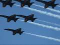 videos de Unbelievable stunts by the Blue Angels!