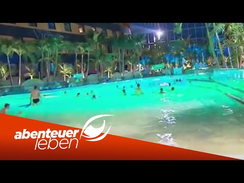 Wasserrutschen, Wellenbad und Wellness: Die Therme ...