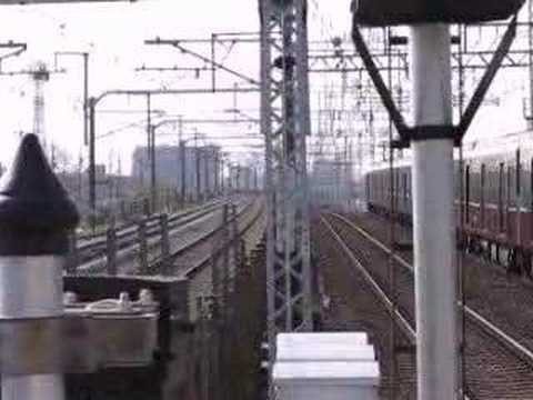 新幹線と阪急京都線が並行して走る大山崎