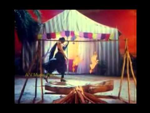 Banupriya hot song with karthick in chakaravarthy
