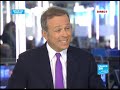 REVUE DE PRESSE: Une offensive israélienne contre l'école de l'ONU a fait 43 morts. Robert Fisk parle de crime de guerre envers le peuple palestinien. Une voiture lancée contre une synagogue à Toulouse.