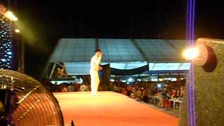 Lam Chan Huy lam me hoac hang ngan khan gia Hue  – partial 2