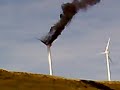 Molino eolico ardiendo