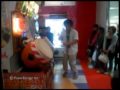[ゲーム]太鼓の達人を踊りながらプレイするパフォーマーゲーマー。のサムネイル