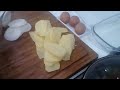 Patatas al horno,con huevos, bacón y pimientos.