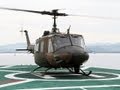 巨大津波に備えヘリの艦上離発着訓練