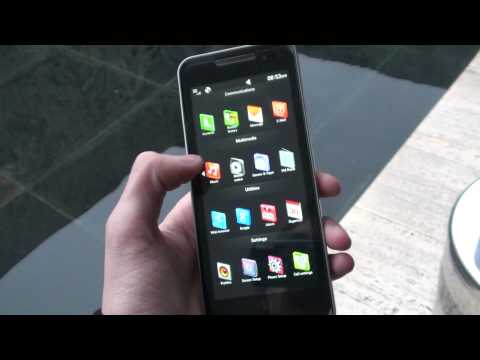 Watch 'Hands-on with LG GW990'