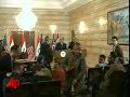 Iraqi journalist threw shoe on President  Bush - www.paknewz.com