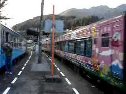 2008.01.14　赤いアンパンマン列車「南風22号」が大田口駅を通過。