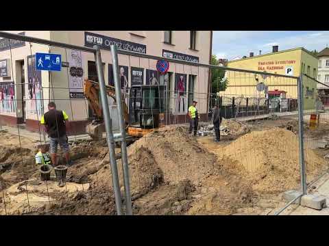 Trwa remont ul. Krótkiej i Królowej Jadwigi w Lesznie :: reporter: Arek WojciechowskiLink do artykułu: https://elka.pl/content/view/131620/80/