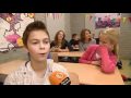 Klas verwelkomt Ralf met knuffels