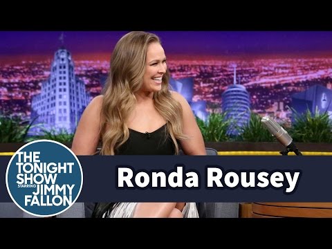 Ronda Rousey Got Free Wings At Hooters For Defending Ronda Rousey