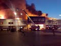 DOETINCHEM - Een felle brand heeft dinsdag de Gamma-bouwmarkt aan de Havenstraat in Doetinchem verwoest. Het vuur brak 's middags tegen vijven uit, de brandweer was het vuur rond acht uur meester.De brandweer heeft kunnen voorkomen dat het vuur oversloeg naar het naastgelegen tuincenrum.  Bij de bestrijding van het vuur is groot materieel ingezet. Er zijn geen gewonden gevallen. Hoe en waar de  brand is ontstaan is nog niet bekend.  Het nablussen gaat naar verwachting de hele nacht duren.