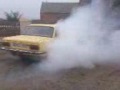 Fiat 125p palenie gumy